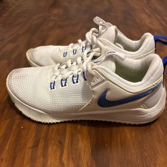 Nike Volleyball Shoes - Picture 1 of 4